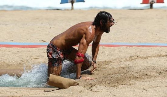 Σπαλιάρας – “Διάσημοι”: Από την ίδια ομάδα… στα μαχαίρια (video)