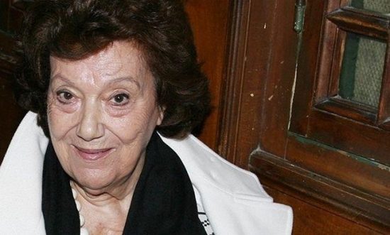 Δύσκολες ώρες για την θρυλική τραγουδίστρια και ηθοποιό Ζωή Φυτούση