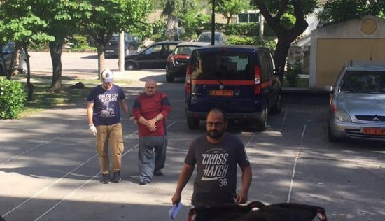 Αλυσοδέσμιος οδηγήθηκε στον εισαγγελέα 52χρονος κατηγορούμενος ως βιαστής  (video)