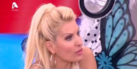 Ελένη Μενεγάκη: «Γιατί μου λέτε να “κλείσω” τώρα την εκπομπή;» (video)