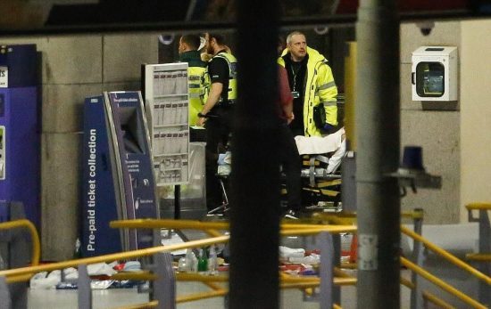 Φωτογραφίες ντοκουμέντο: Η στιγμή που ο βομβιστής του Μάντσεστερ αγοράζει το σακίδιο της επίθεσης αυτοκτονίας