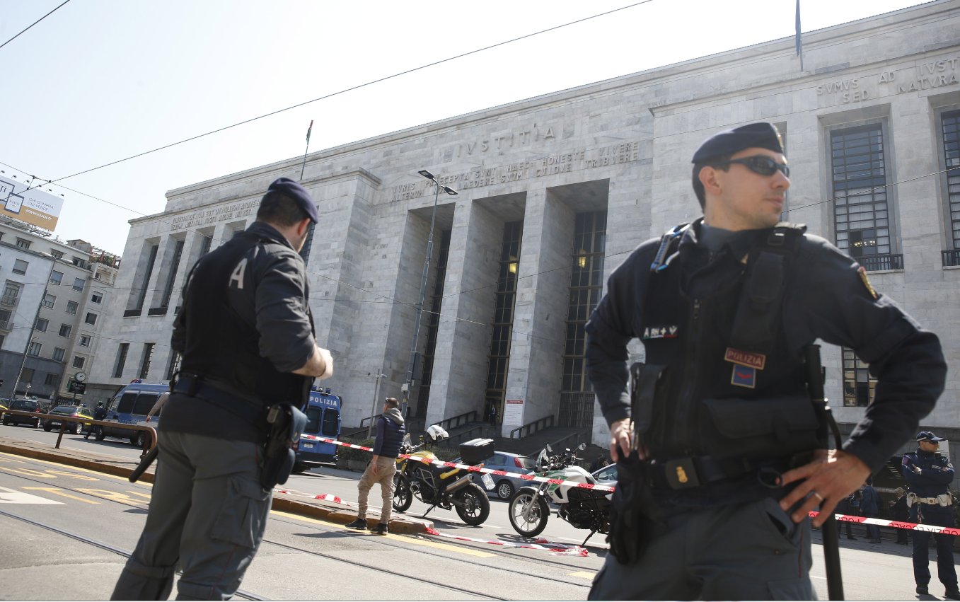Πανικός στο Μιλάνο: Άντρας μαχαίρωσε αστυνομικό και στρατιωτικό σε σταθμό τρένων