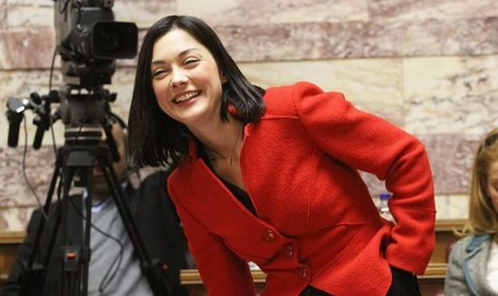 Παγίδα τα ανοιχτά μικρόφωνα: Τα «γαλλικά» της Νάντιας Γιαννακοπούλου και το Μαράσλειο Δημοτικό Σχολείο