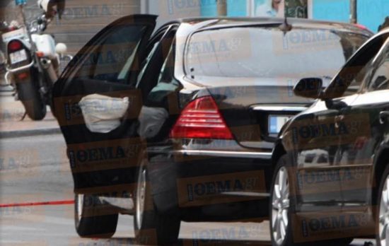 Αυτό είναι το αυτοκίνητο του Λουκά Παπαδήμου – Η πολυτελής Mercedes του 2000 (pics)