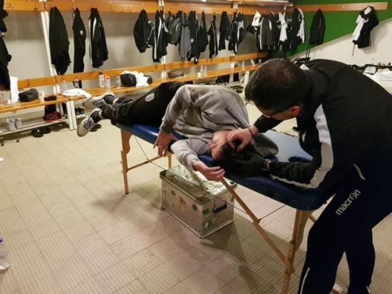Ένταση στη Λεωφόρο Αλεξάνδρας, στο ντέρμπι ΠΑΟ – ΠΑΟΚ: Χτυπήθηκε στο κεφάλι ο Βλάνταν Ίβιτς