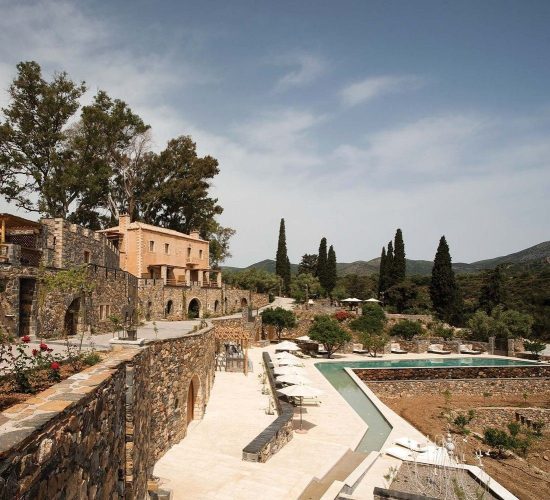 Kinsterna Hotel & Spa: Το ξενοδοχείο που μοιάζει με κάστρο στη Μονεμβασιά (pics)