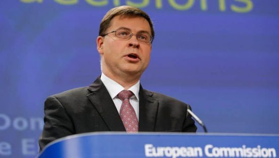 Επιμένει ο Ντομπρόφσκις: «Πλεόνασμα 3,5% το 2018 για να αντιμετωπιστεί το χρέος»