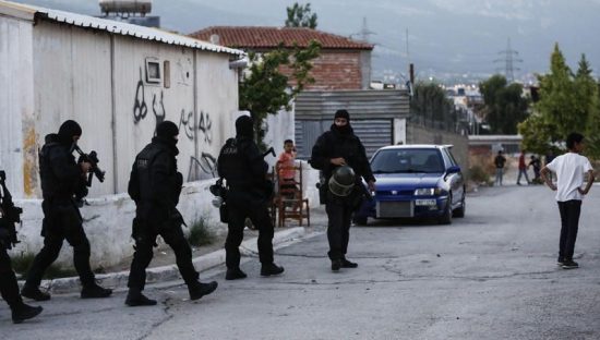 Μενίδι: Σφαίρα πέρασε δίπλα από το κεφάλι μικρού κοριτσιού