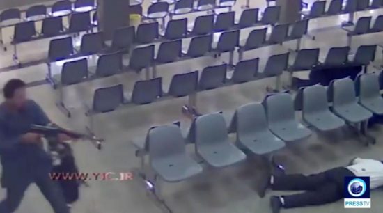 Ιράν: Σοκάρει video από την επίθεση τζιχαντιστών στη Βουλή