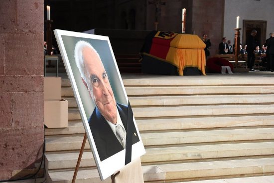 Στο Σπάιερ ενταφιάστηκε ο Χέλμουτ Κολ