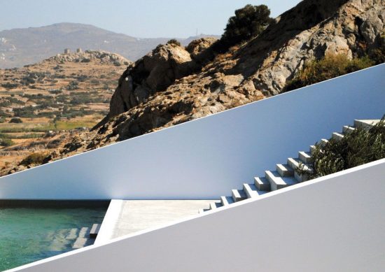 Η πιο πρωτότυπη και μοντέρνα βίλα της Νάξου (11 pics)