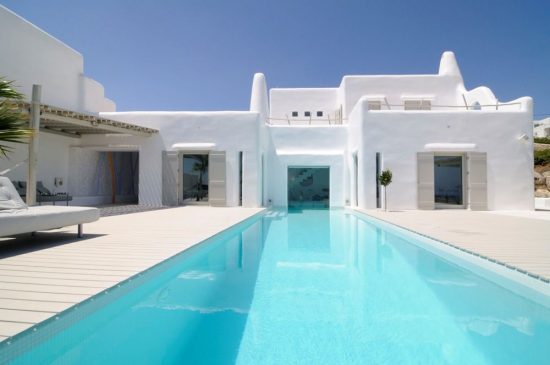 Αυτή η “κυκλαδίτικη” βίλα θα σας μαγέψει (9 pics)