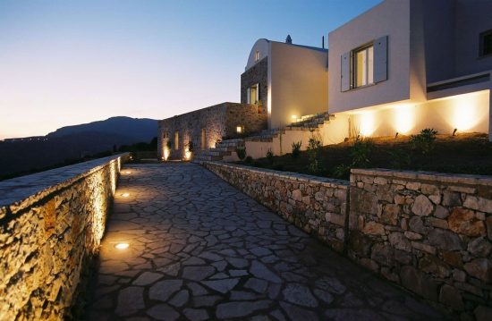 Η εξοχική κατοικία των Κυθήρων με την πανοραμική θέα (14 pics)