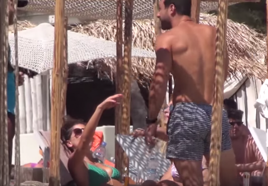 Πανικός στη Μύκονο για ένα σέλφι με τον Σάκη Τανιμανίδη! (video)