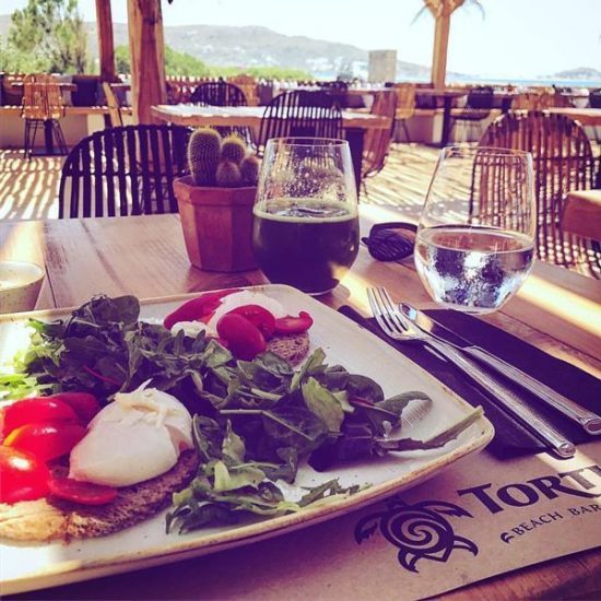Το Forbes εξυμνεί το Tortuga Restaurant στη Νάξο!