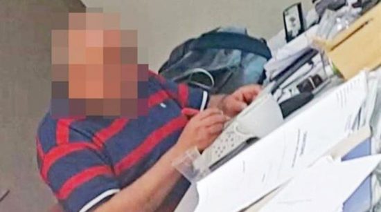 Έξαλλος ο Πιτσιλής με τον εφοριακό που άφησε τη δουλειά και έπιασε το σταυρόλεξο!
