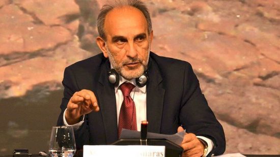 Πάτρα: Οι σύνεδροι του ΚΙΝΑΛ φώναξαν «έξω οι Συριζαίοι» στον Απ. Κατσιφάρα