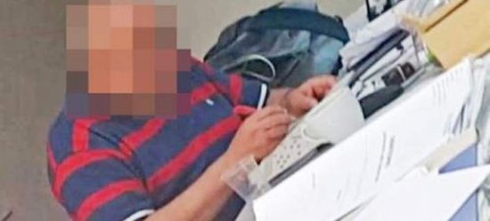 Σάλος στη Κρήτη: Ο εφοριακός που έλυνε σταυρόλεξα εν ώρα υπηρεσίας πήρε ευμενή μετάθεση