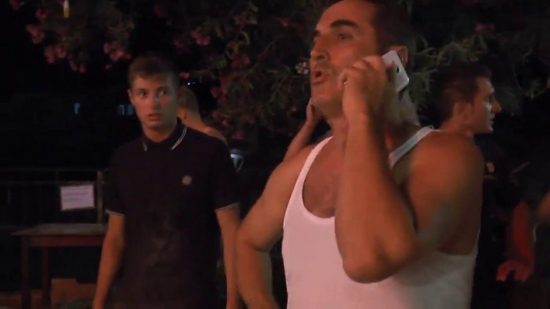 Σεισμός Κως: Η στιγμή που εντοπίζουν τους νεκρούς στα συντρίμμια του μοιραίου μπαρ (video)