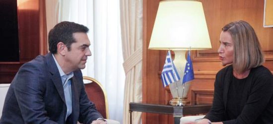 Τσίπρας σε Μογκερίνι: Αναζητούμε μία δίκαιη λύση στο Κυπριακό