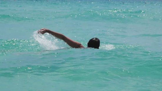 Κολύμπι: Οι παθήσεις που ωφελούνται και τα μυστικά για καλύτερο αποτέλεσμα