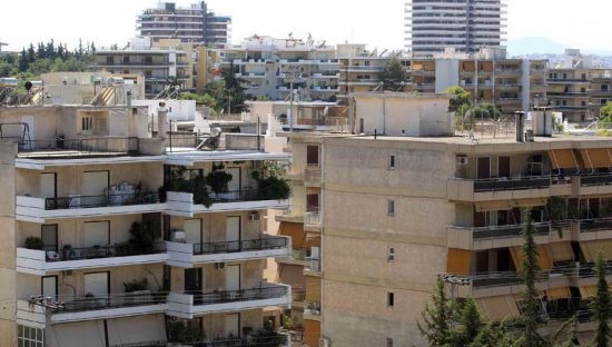 Έντονο παρασκήνιο με τους θεσμούς: Ποιοι ζητούν αύξηση του ΕΝΦΙΑ;