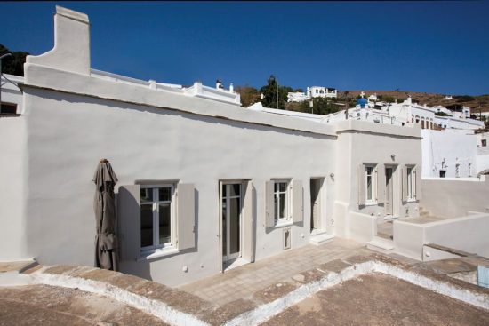Σπίτι 100 χρόνων μετατράπηκε σε πανέμορφο εξοχικό στην Τήνο (9 pics)