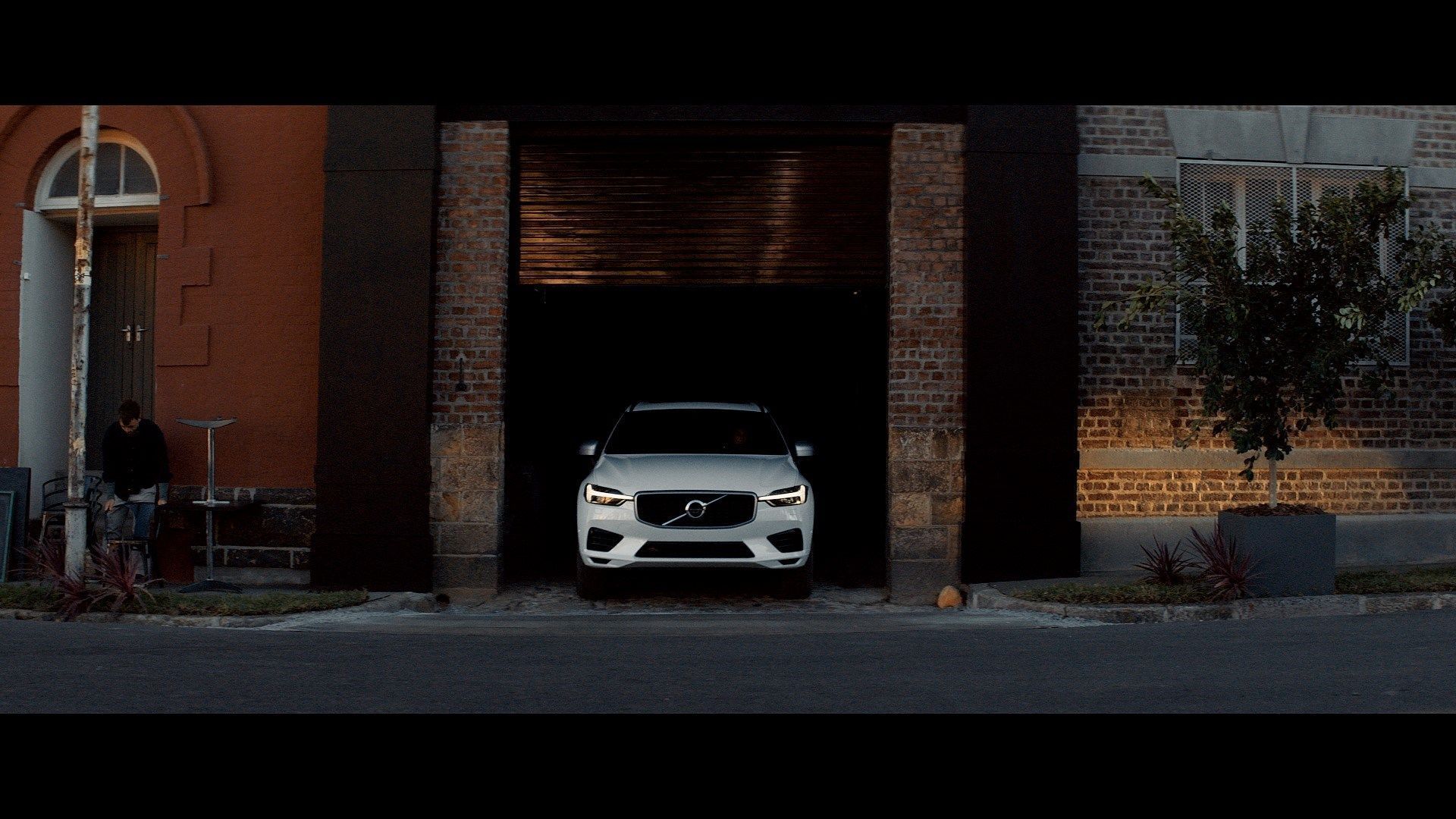 Volvo XC60: Έγινε κάμερα στα χέρια φωτογράφου βραβευμένης με Πούλιτζερ