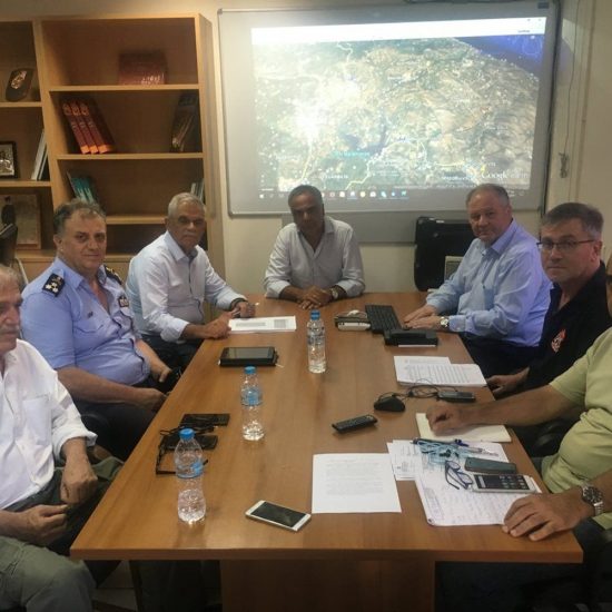 Φωτό από την σύσκεψη για τις φωτιές: Έτσι δουλεύουν οι υπουργοί