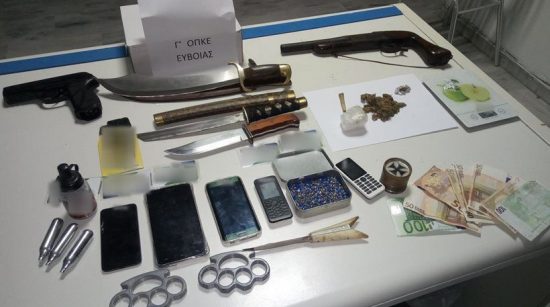 Βρέθηκε ζευγάρι με κοκαΐνη και όπλα στην Αιδηψό