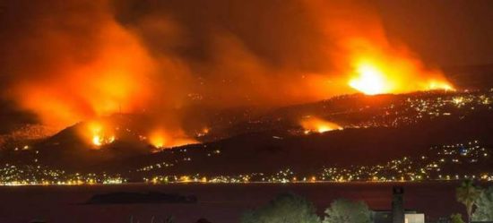 Πύρινη κόλαση για μια ακόμα νύχτα σε Αττική, Ζάκυνθο και Ηλεία – Συγκλονιστικά μηνύματα από πυροσβέστες