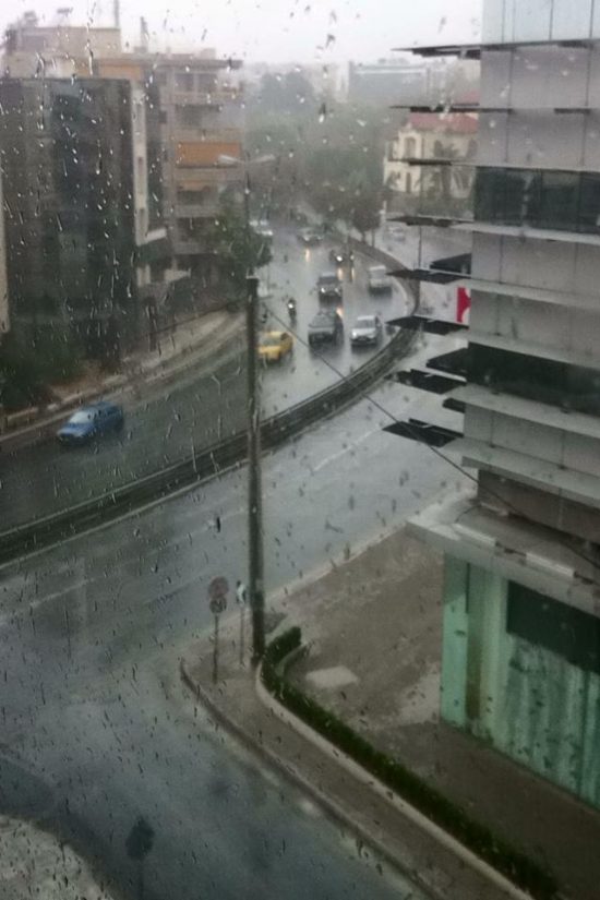 Ισχυρή καταιγίδα σάρωσε την Αθήνα