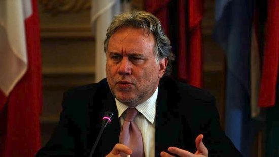 ΣΥΡΙΖΑ για Κατρούγκαλο: Όποιος παρεκκλίνει από το πρόγραμμα θέτει εαυτόν εκτός μάχης