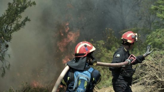 Μενίδι: Ξέσπασε μεγάλη φωτιά