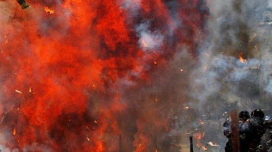 DW: Συνταγματικό χάος στη Βενεζουέλα