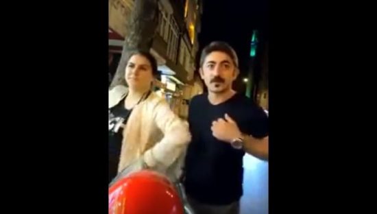 Ανατριχιαστικό βίντεο: Μετέδωσε σε live streaming τη στιγμή της παράσυρσής του από αυτοκίνητο