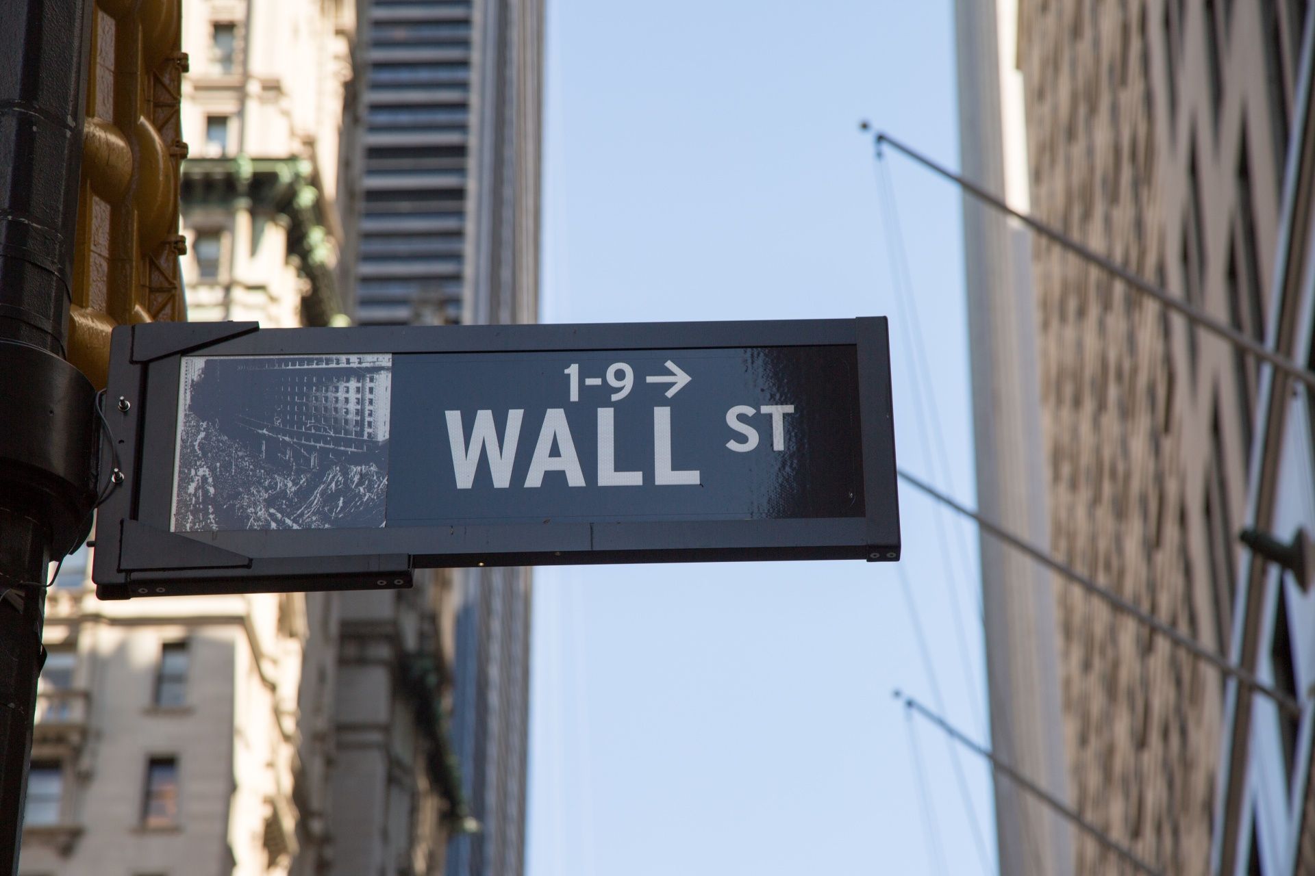 Η Fed βοήθησε τη Wall Street να επιστρέψει στα κέρδη μετά το sell off της Τρίτης