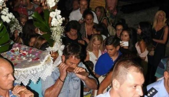 Γ. Αγγελόπουλος: Φωτογραφίες από την περιφορά του Επιταφίου της Θεοτόκου στη Σκιάθο