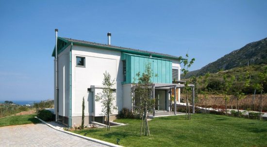 Κατοικία με διακριτικό ύφος και θέα προς τη θάλασσα στο Μαρκόπουλο (9 pics)