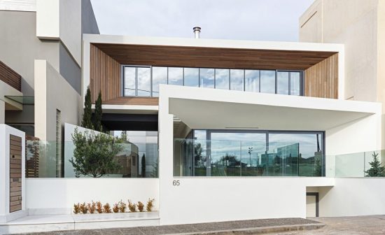 Η γυάλινη μονοκατοικία στο Γέρακα (pics)