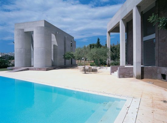 Η πιο πρωτότυπη κατοικία της Βάρκιζας (13 pics)