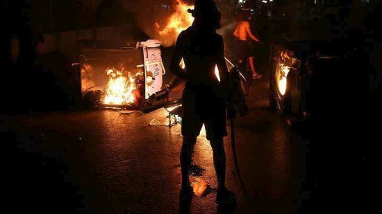 Σοβαρά επεισόδια στις πορείες για τον Παύλο Φύσσα: Τραυματίες και ζημιές (video)