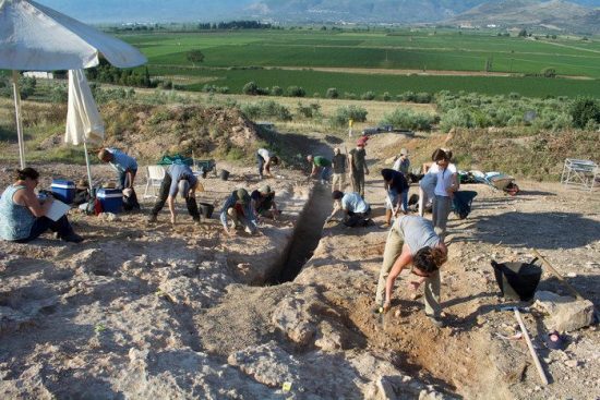 Ανακαλύφθηκε ένας από τους μεγαλύτερους μυκηναϊκούς λαξευτούς τάφους κοντά στον Ορχομενό Βοιωτίας.