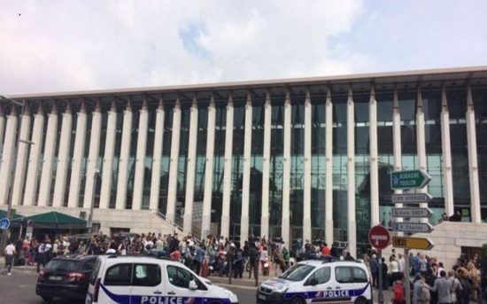 Γνωστός στις αρχές ο δράστης της επίθεσης στη Μασσαλία – 17 και 20 ετών τα δύο θύματά του