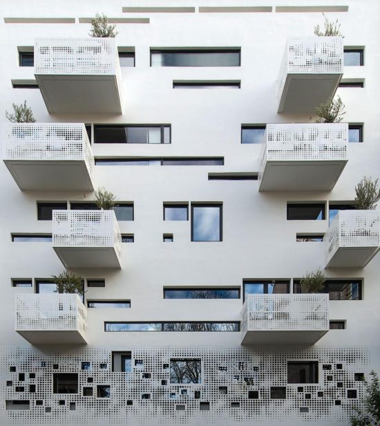 Urban stripes: Η μοντέρνα πολυκατοικία του Κουκακίου που ξεχωρίζει (7 pics)