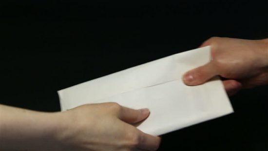 Πόσο πληρώνει η κυβέρνηση την S&P για να αναβαθμίσει την Ελλάδα
