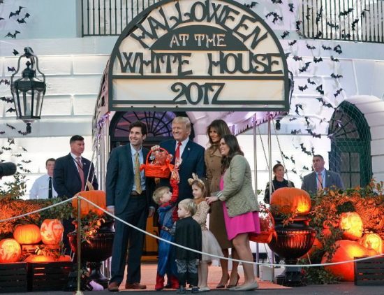 Το πρώτο Halloween του ζεύγους Τραμπ στον Λευκό Οίκο (pics)