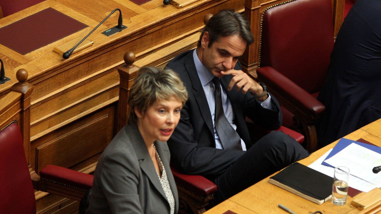 Διαγραφή Παπακώστα: Γιατί ο Μητσοτάκης «πήρε το όπλο του»