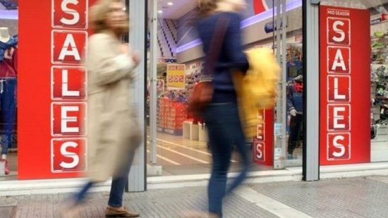 ΕΒΕΠ: Στις χειμερινές εκπτώσεις κέρδισαν οι μεγαλέμποροι