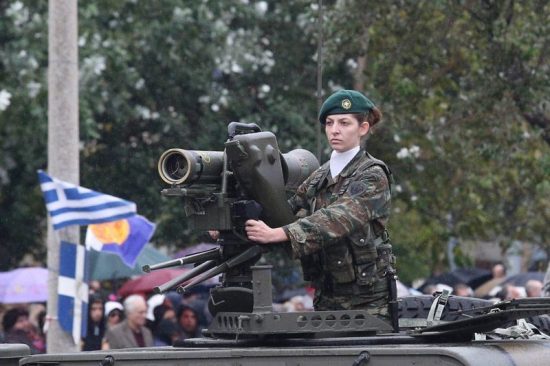 Εντυπωσιακή η στρατιωτική παρέλαση στη Θεσσαλονίκη  (video, pics)